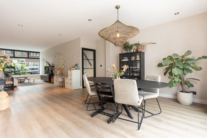 Tussenwoning te koop: Hilvertsweg 97, Hilversum