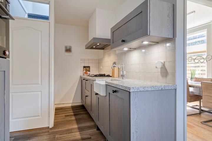 Vrijstaande woning te koop: Oranjestraat 12, Eenrum