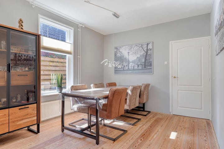 Vrijstaande woning te koop: Oranjestraat 12, Eenrum