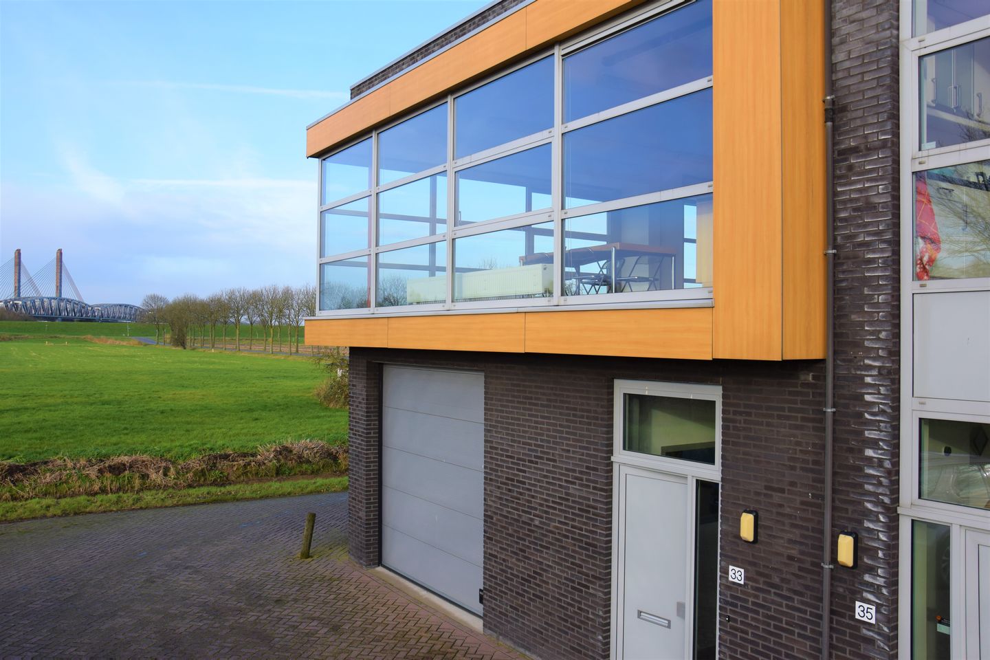 Bekijk foto 2 van Dwarsweg 33