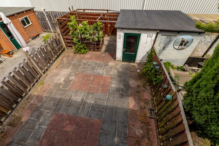 Tussenwoning te koop: Jhr. van de Wall Repelaerstraat 5, Dordrecht