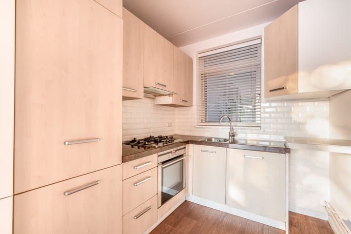 Appartement te koop: Van Limburg Stirumlaan 18, Hillegom