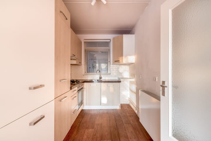 Appartement te koop: Van Limburg Stirumlaan 18, Hillegom