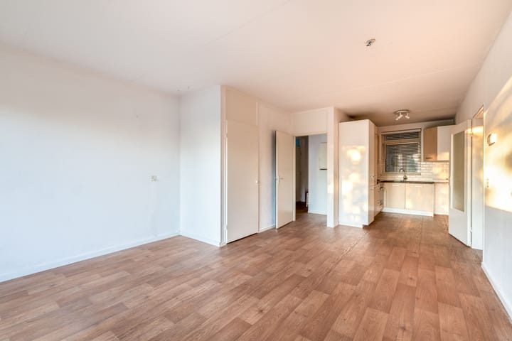 Appartement te koop: Van Limburg Stirumlaan 18, Hillegom
