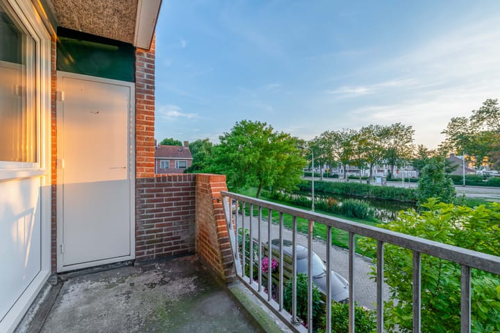 Appartement te koop: Van Limburg Stirumlaan 18, Hillegom