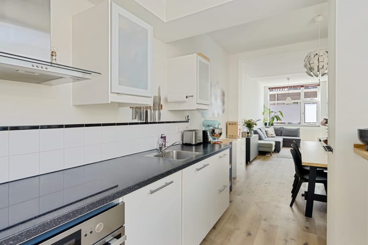 Tussenwoning te koop: Beukstraat 6, Utrecht