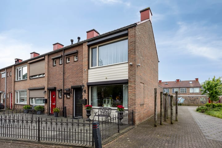 Hoekwoning te koop: Jan Evertsenstraat 35, Tilburg