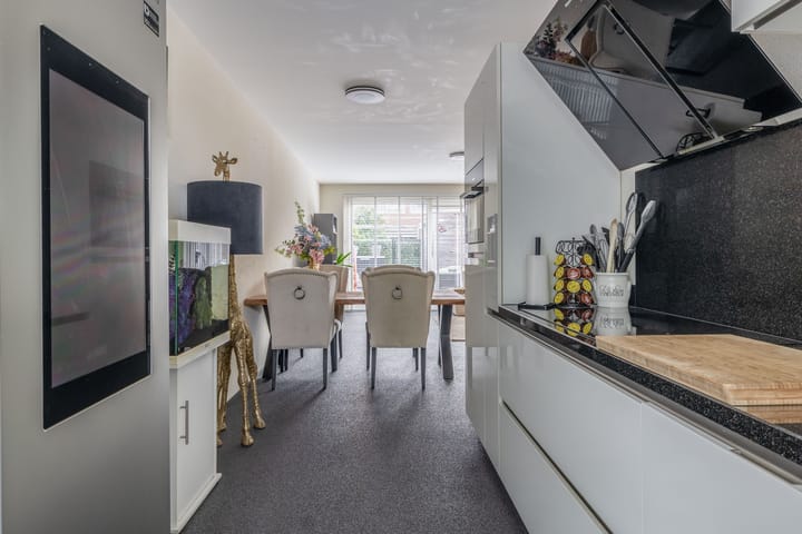 Tussenwoning te koop: Honselaarsdijkstraat 23, Zevenhuizen (Zh)