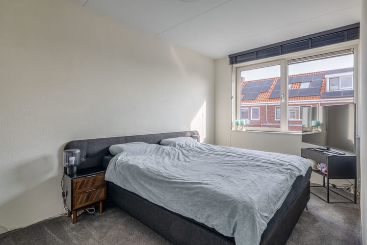 Tussenwoning te koop: Honselaarsdijkstraat 23, Zevenhuizen (Zh)