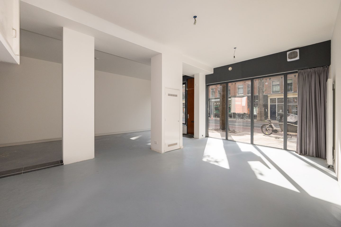 View photo 4 of Czaar Peterstraat 105