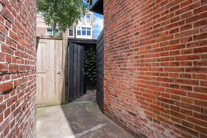 Twee-onder-één-kap te koop: Emmastraat 30, Groningen