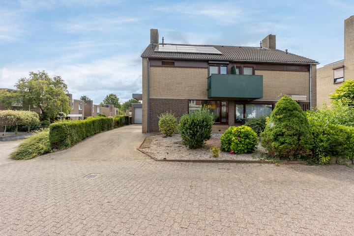 Twee-onder-één-kap te koop: Opbraakstraat 23, Hoensbroek