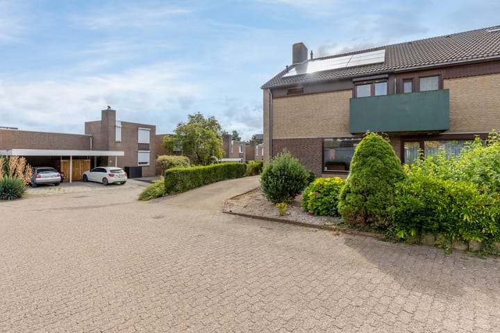 Twee-onder-één-kap te koop: Opbraakstraat 23, Hoensbroek