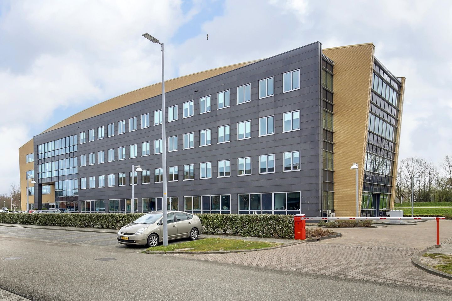 Bekijk foto 1 van Comeniusstraat 8