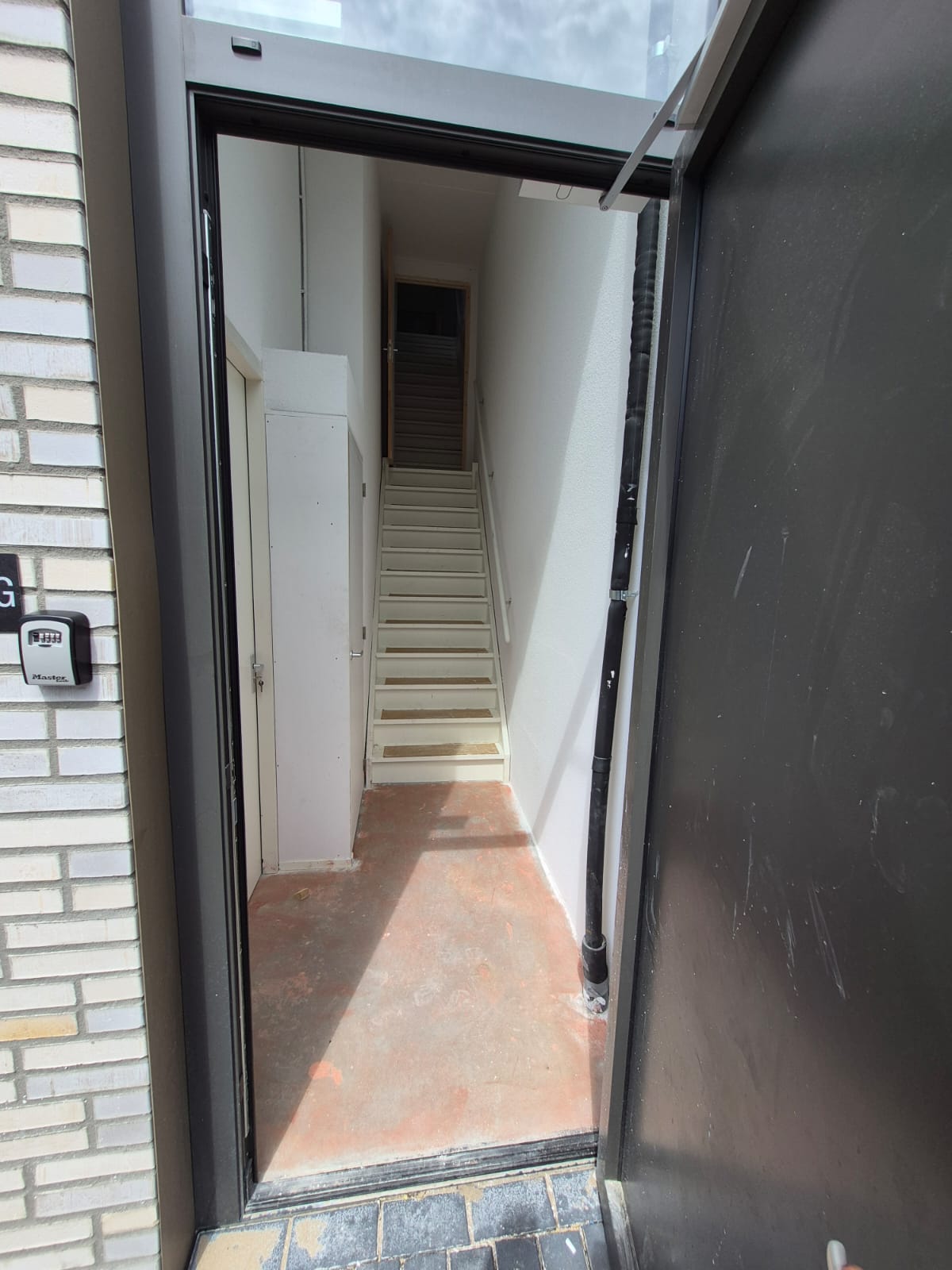 View photo 2 of Overvliet 176-G