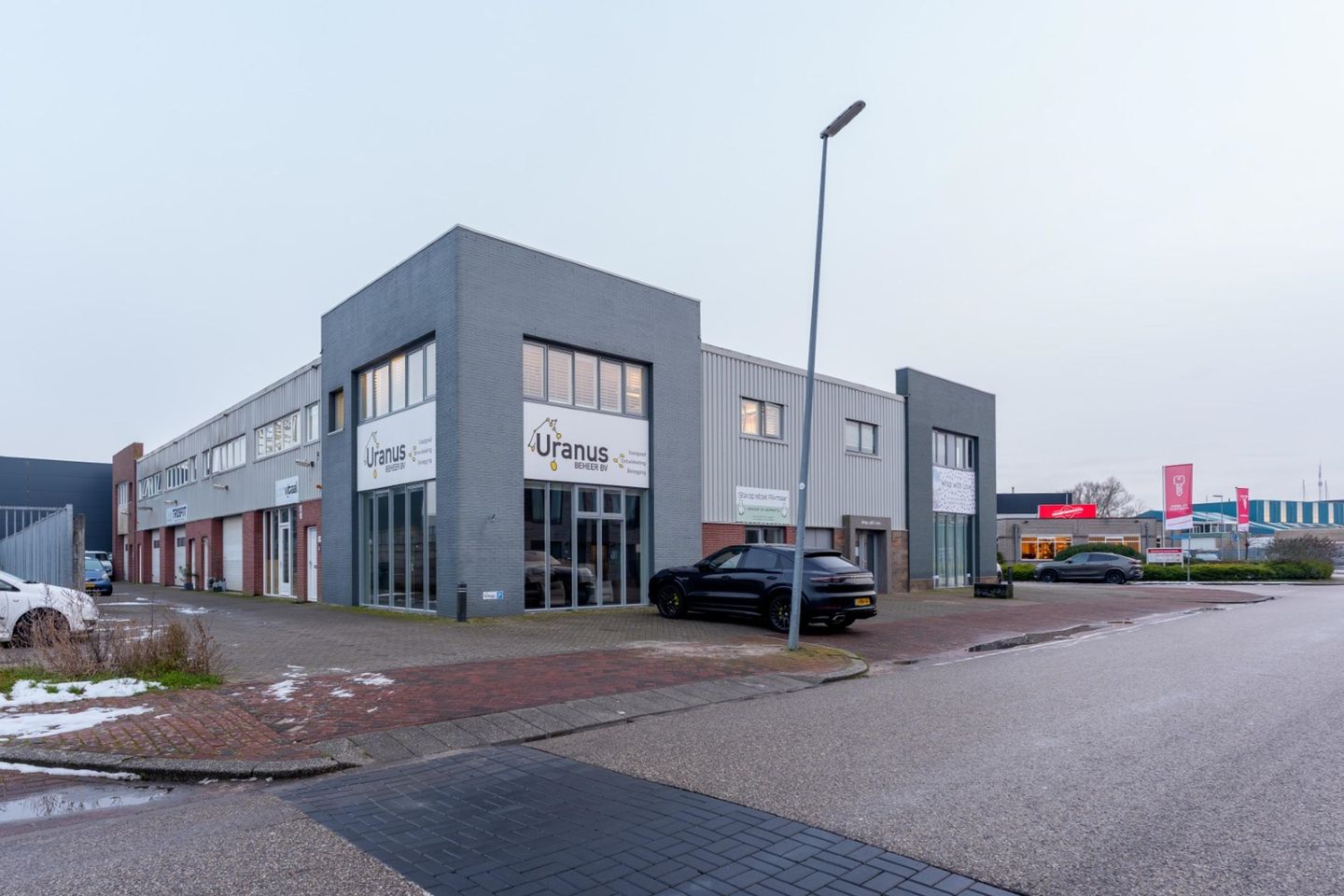 Bekijk foto 1 van Prof.van der Waalsstraat 3-B
