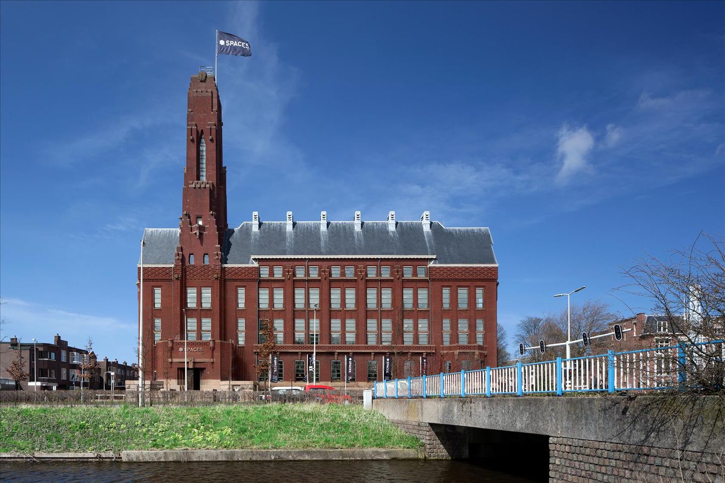 Bekijk foto 2 van Zuid-Hollandlaan 7