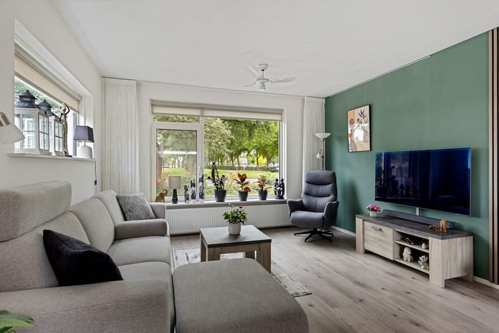 Twee-onder-één-kap te koop: Zuiderdwarsvaart 98, Drachten