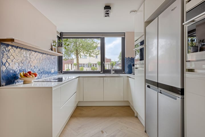 Tussenwoning te koop: Amazonelaan 181, Purmerend