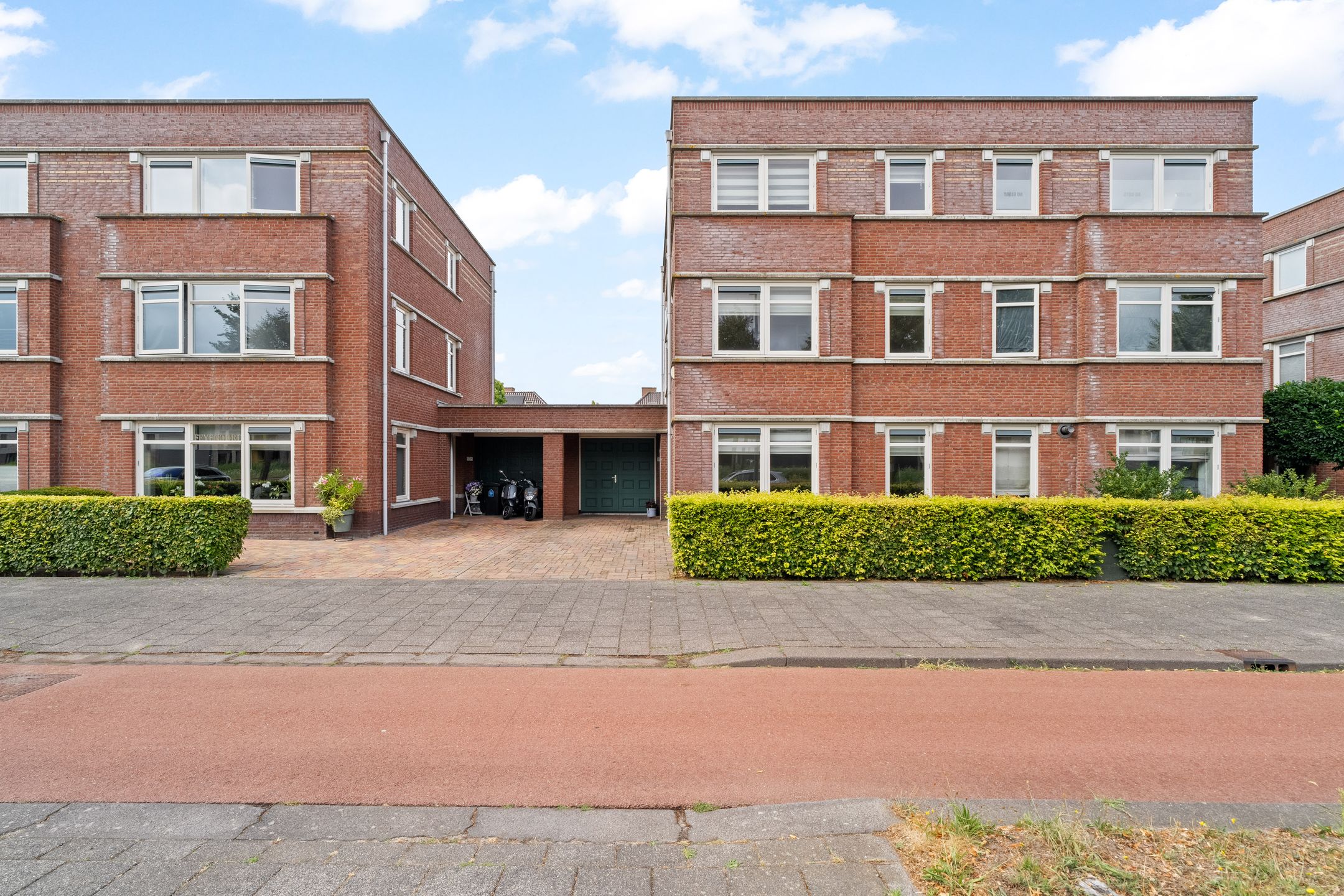 Foto 6 van Laan van Magisch Realisme 11-B