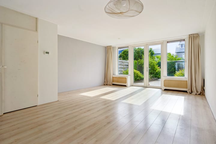 Tussenwoning te koop: Aartsbisschop Romerostraat 507, Utrecht