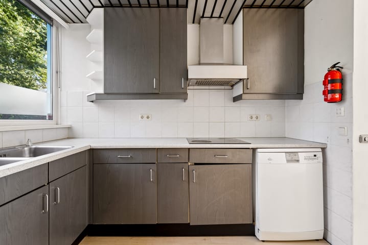 Tussenwoning te koop: Aartsbisschop Romerostraat 507, Utrecht
