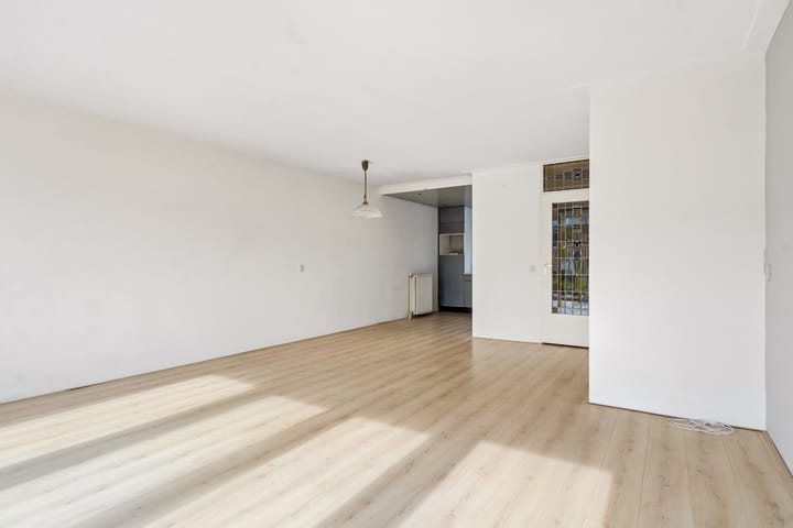 Tussenwoning te koop: Aartsbisschop Romerostraat 507, Utrecht