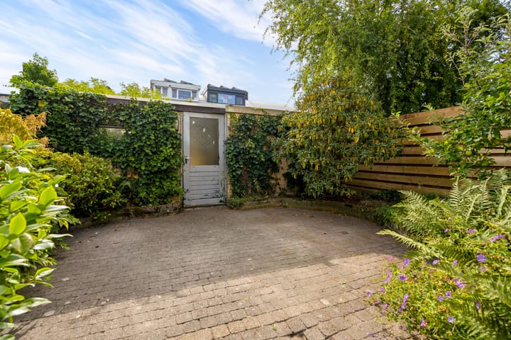 Tussenwoning te koop: Aartsbisschop Romerostraat 507, Utrecht