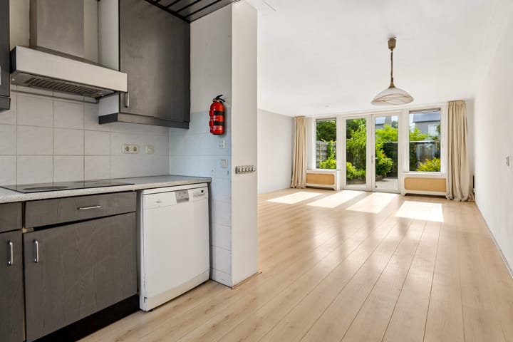Tussenwoning te koop: Aartsbisschop Romerostraat 507, Utrecht