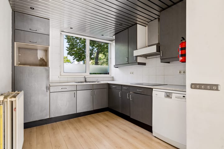 Tussenwoning te koop: Aartsbisschop Romerostraat 507, Utrecht