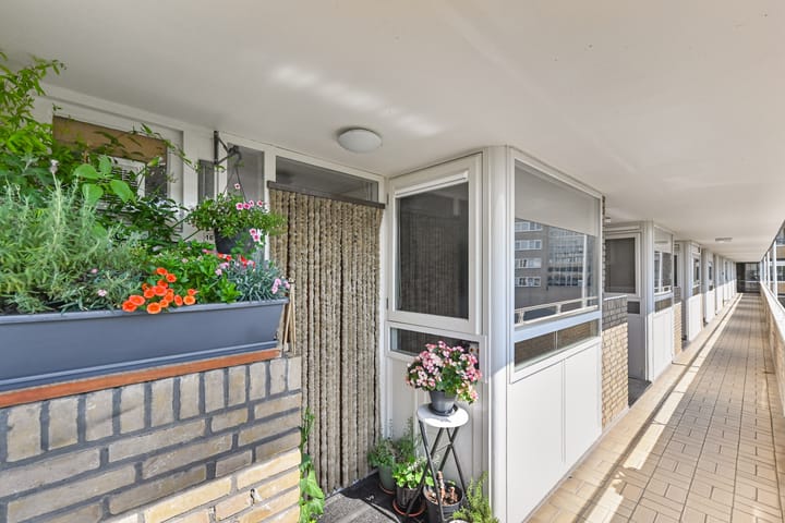 Appartement te koop: Prins Bernhardlaan 166, Voorburg