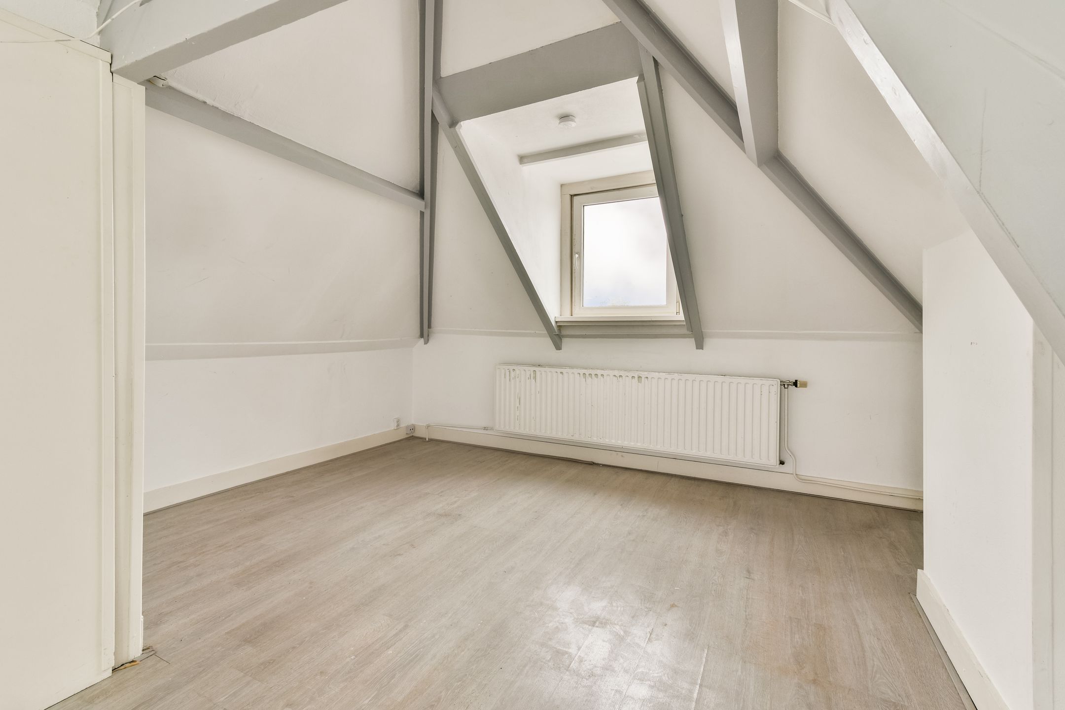 Foto 18 van Philips Willemstraat 30-B02