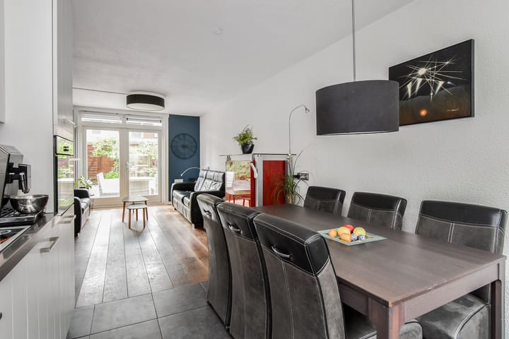 Tussenwoning te koop: J. Boezerstraat 70, 'S-Gravenhage
