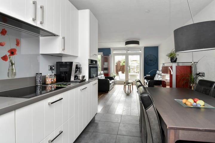 Tussenwoning te koop: J. Boezerstraat 70, 'S-Gravenhage