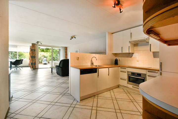 Appartement te koop: Christina van Erphof 16, Haarlem