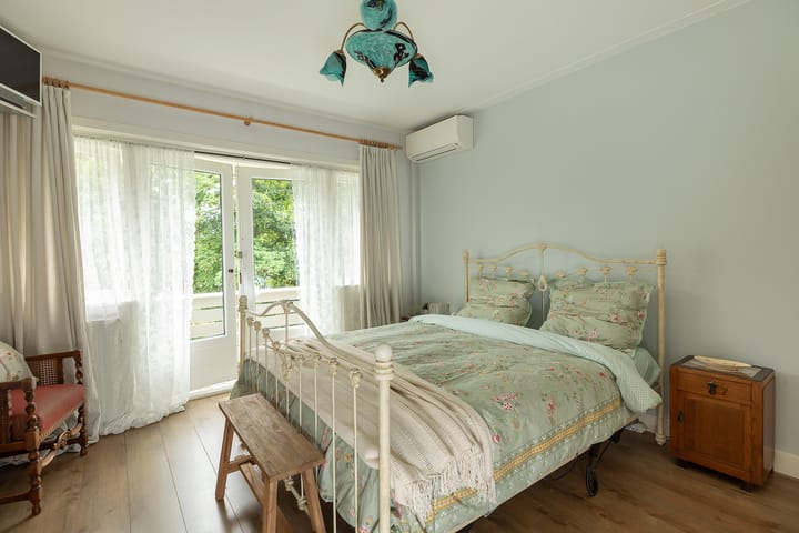 Tussenwoning te koop: Gijsbrecht van Amstelstraat 482, Hilversum