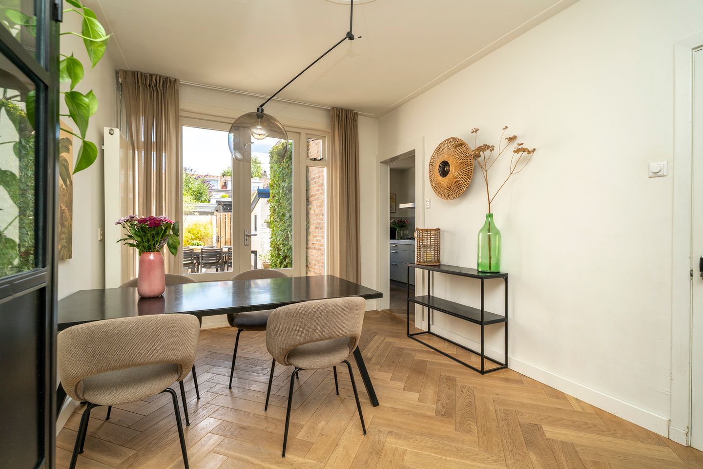 Photo 14 of Van Heutszstraat 34