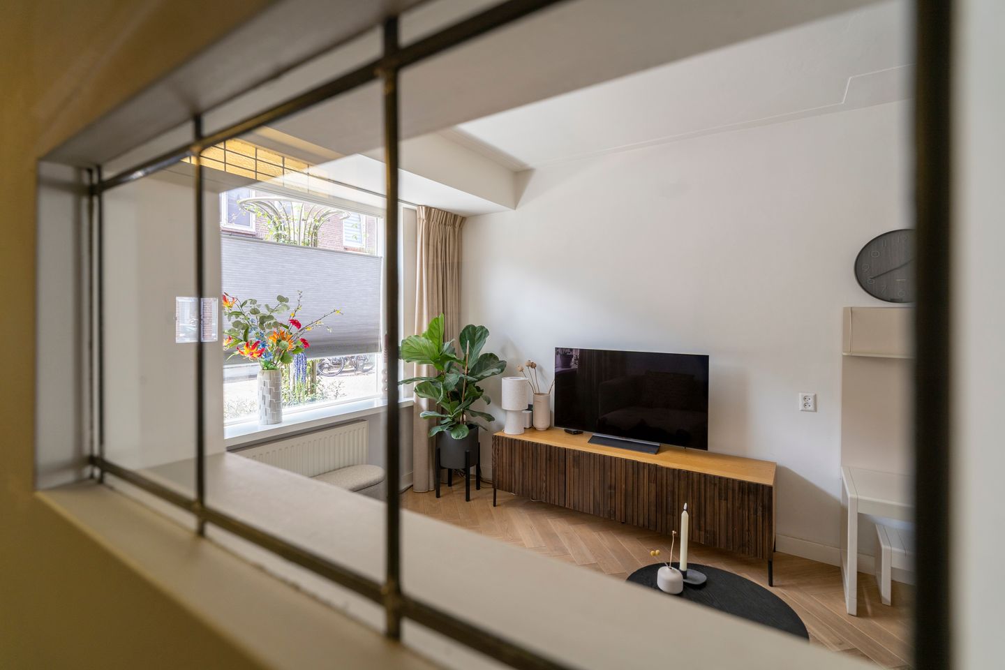 Photo 10 of Van Heutszstraat 34