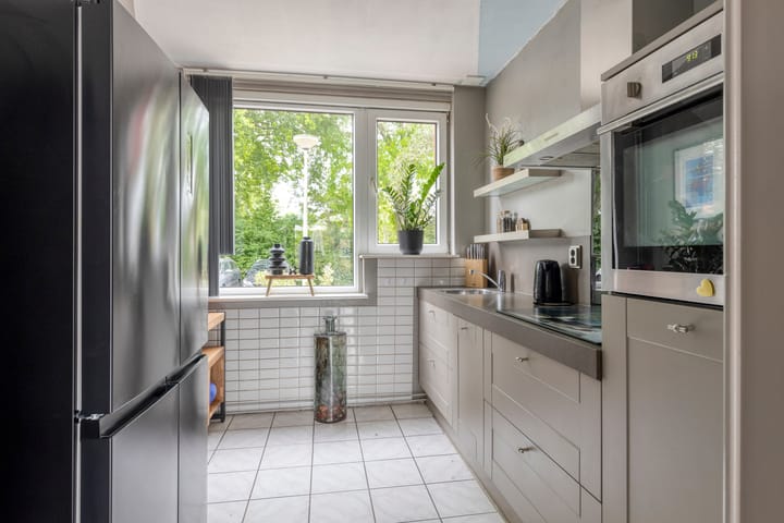 Tussenwoning te koop: Julianalaan 3, Zwartewaal