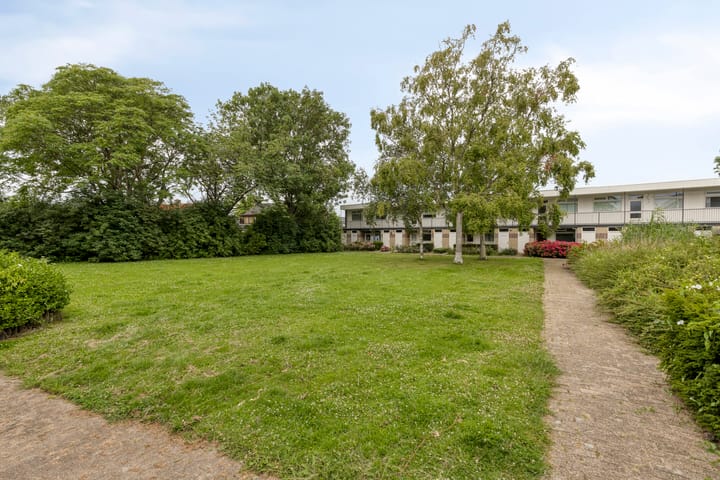 Tussenwoning te koop: Julianalaan 3, Zwartewaal