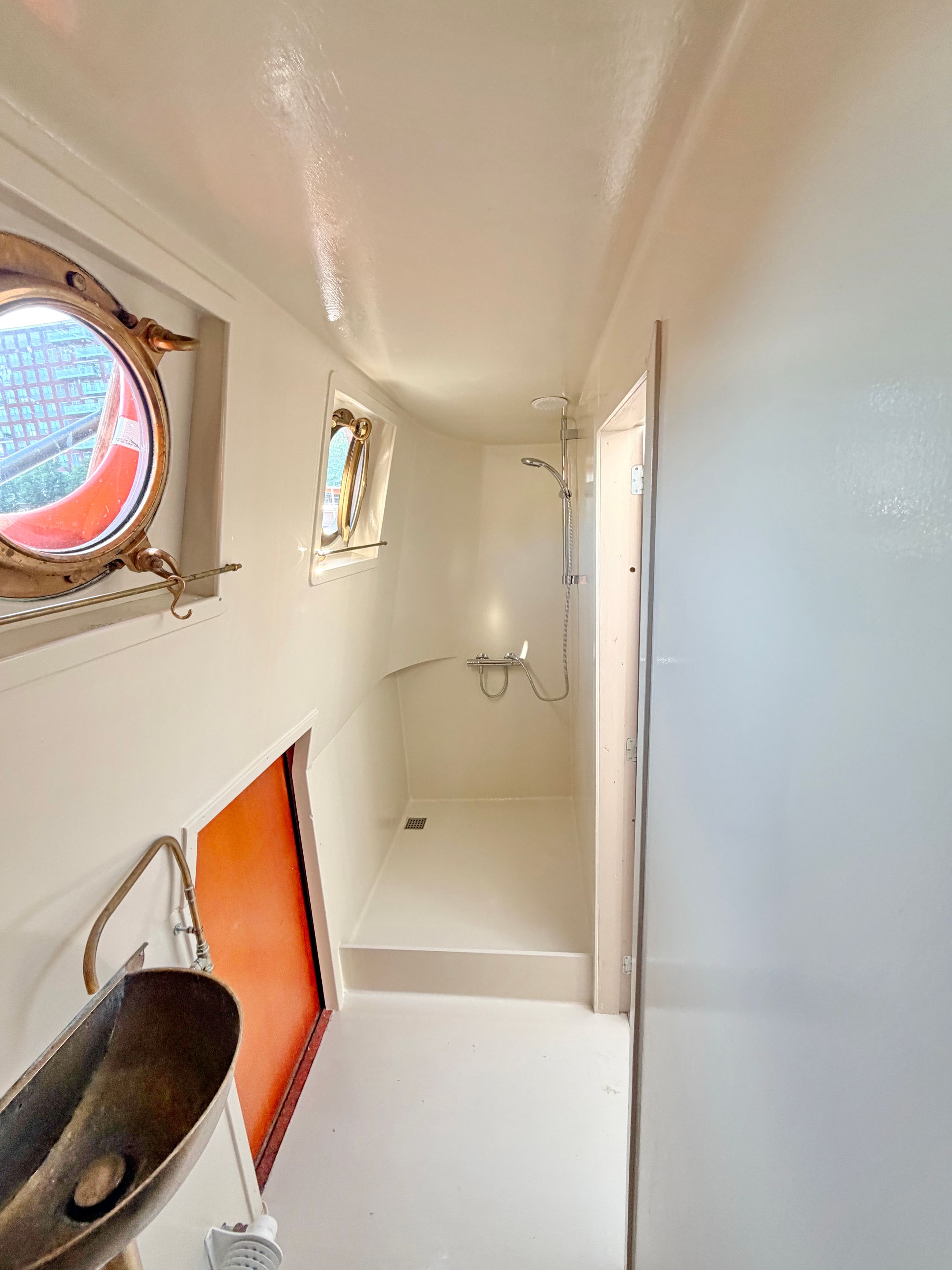 2-bedroom freehold villa in Amsterdam — photo 5 of 5