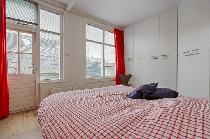 Tussenwoning te huur: Wagenweg 136, Haarlem