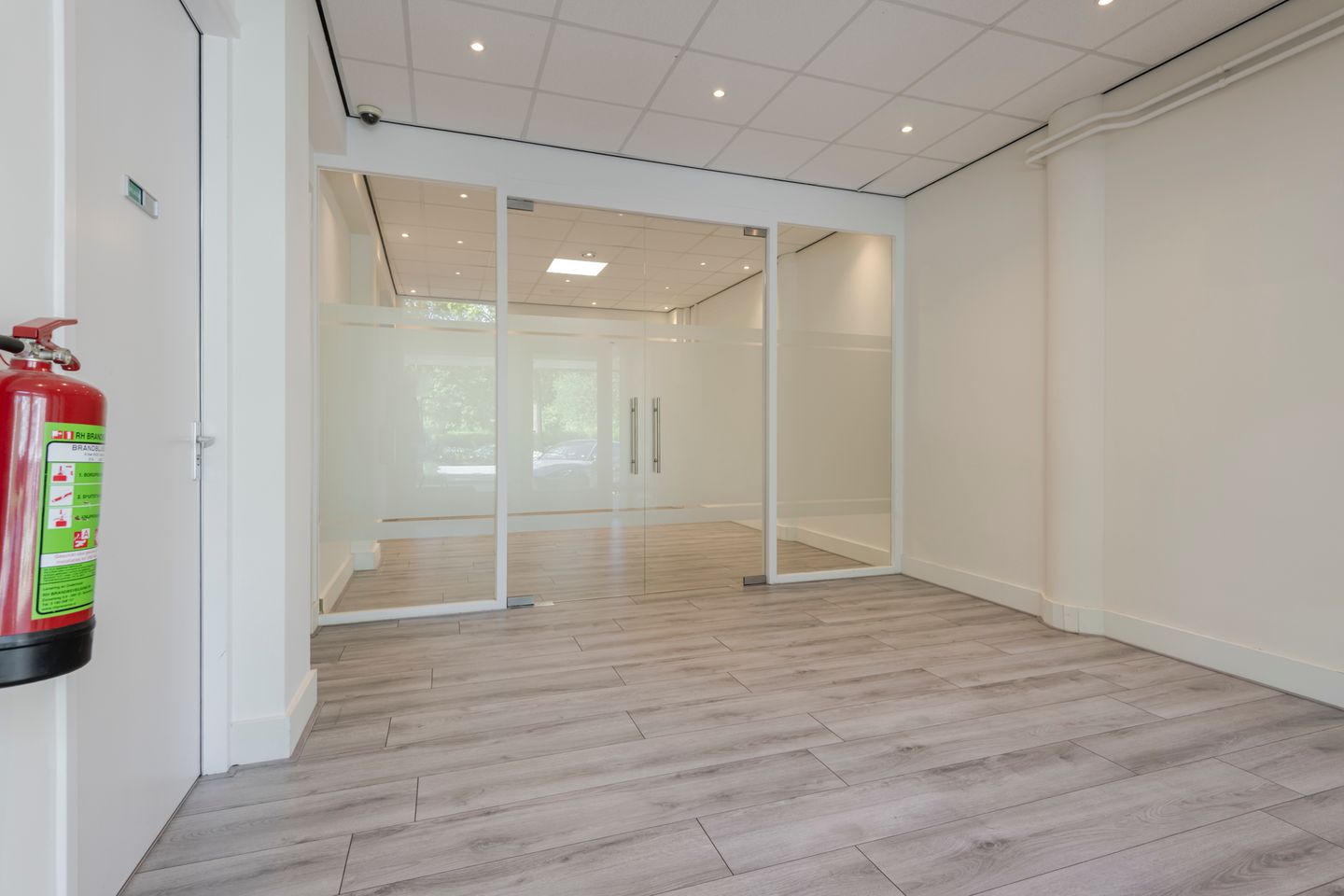 View photo 2 of Arent Janszoon Ernststraat 179