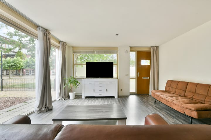Tussenwoning te koop: Jan Campertstraat 9, Almere