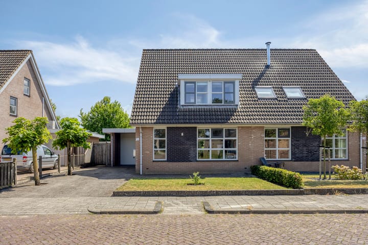 Twee-onder-één-kap te koop: De Vendelier 76, Swifterbant