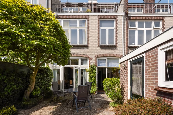Tussenwoning te koop: Ten Hovestraat 52, 'S-Gravenhage
