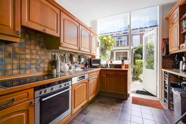 Tussenwoning te koop: Ten Hovestraat 52, 'S-Gravenhage