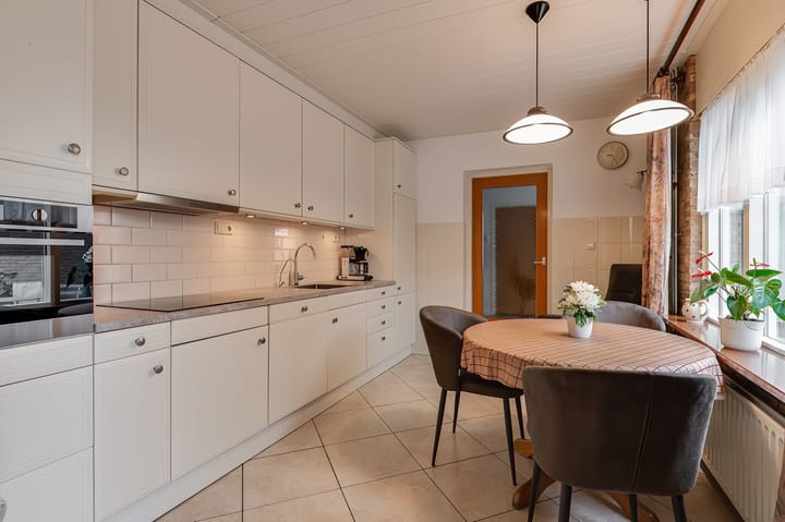 Twee-onder-één-kap te koop: Oudenhof 22, Geldermalsen