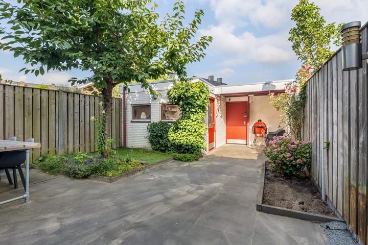 Photo 4 of Lachappellestraat 27
