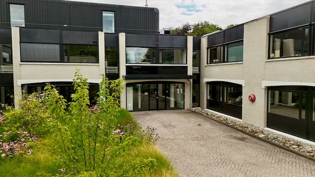 View photo 1 of Burgemeester Verderlaan 11